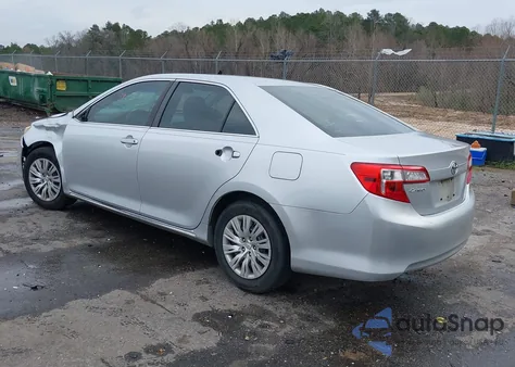 2014 Toyota Camry Le z USA, uszkodzony, nr VIN 4T1BF1FK8EU307465